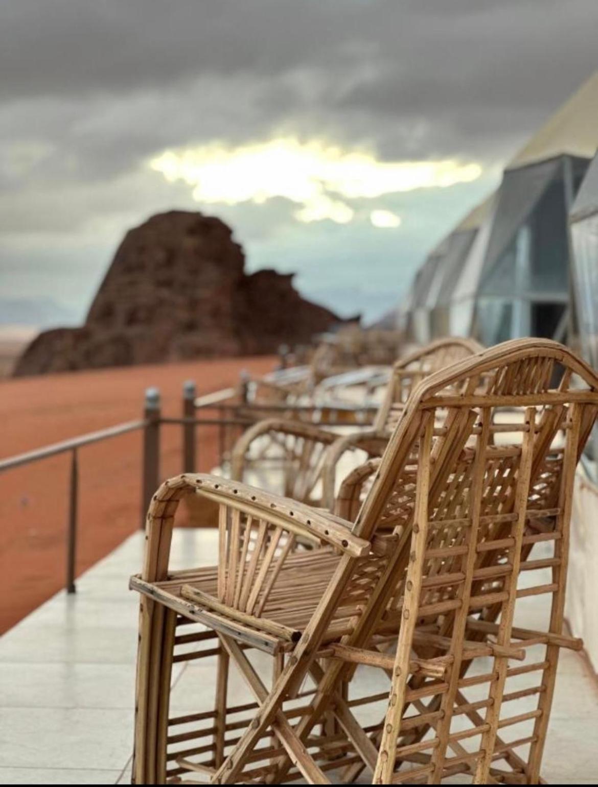 Holiday Inn Luxury Camp Wadi Rum Exteriör bild