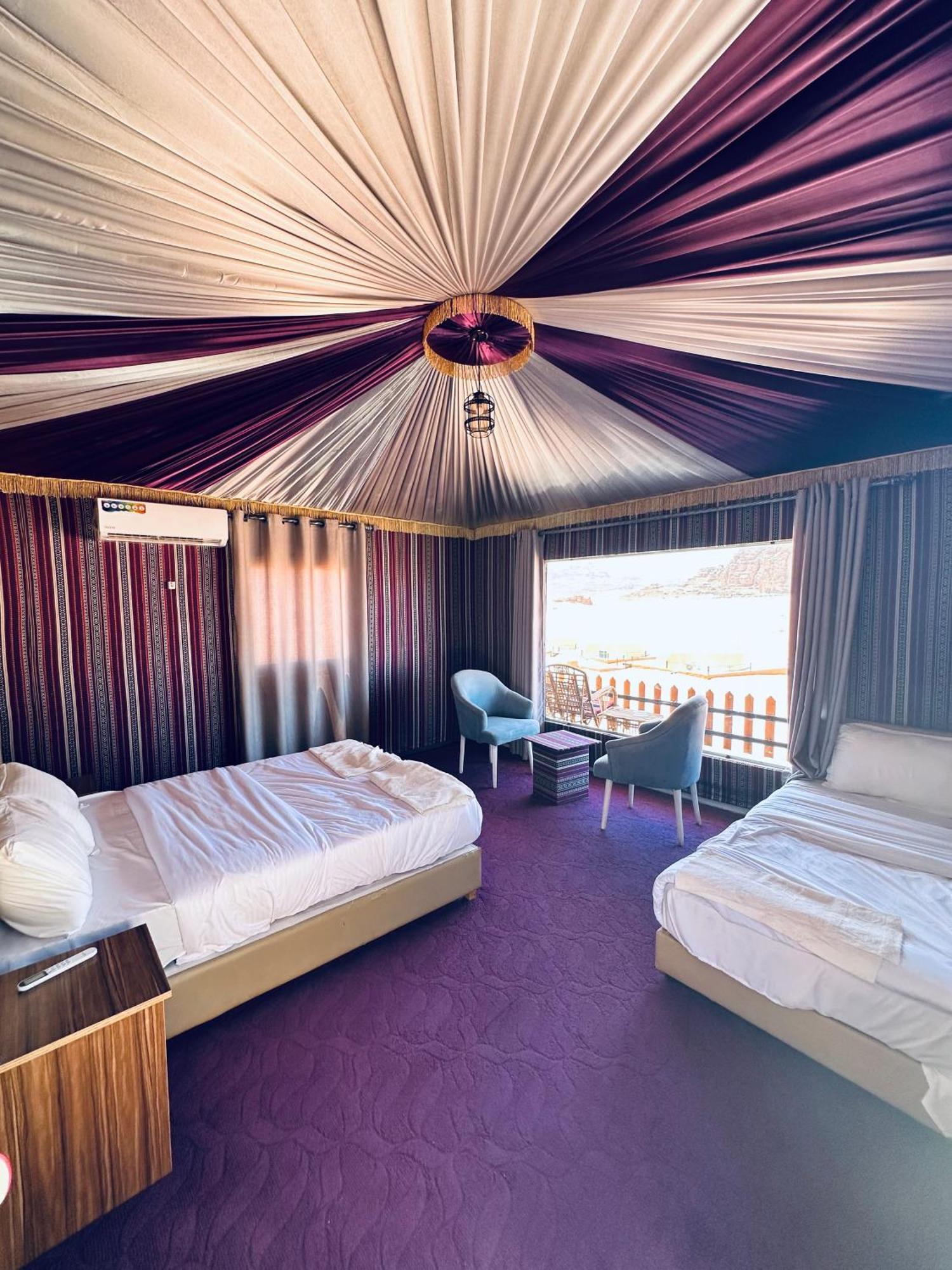 Holiday Inn Luxury Camp Wadi Rum Exteriör bild
